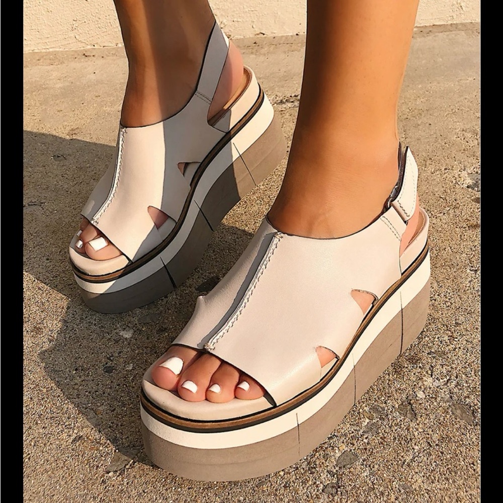 NAKED FEET PLATFORM SANDELS SIZE 7.5